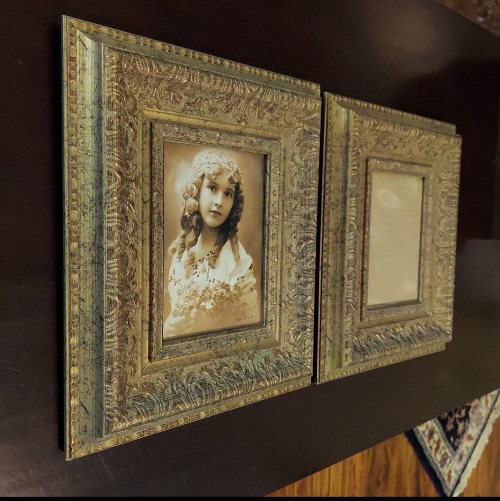 NWOT GOLD BEVELED WOOD VICTORIAN PREMIUM PICTURE FRAME SET OF 2 BOTH NEW!